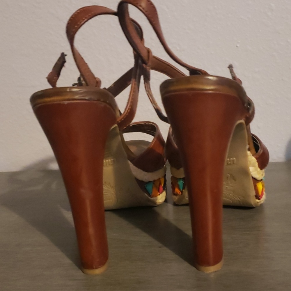 Shoes - Picture 4 of 4